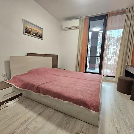 Prime Location Sea Garden & Center Parking Varna